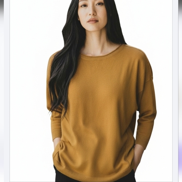 Wonderly Sweaters - NWT, Wonderly Oversize  Golden Crew Neck Sweater. Size M